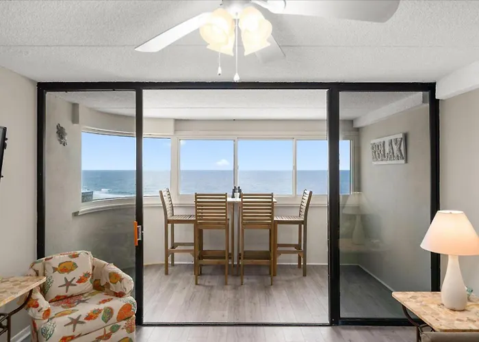 Gorgeous 3 Bedroom Oceanfront With Pool!