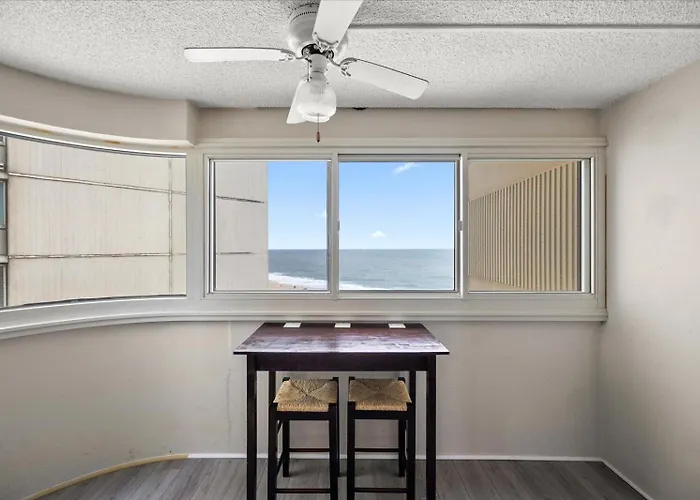 Gorgeous 3 Bedroom Atlantis Oceanfront With Pool! Ocean Stadt